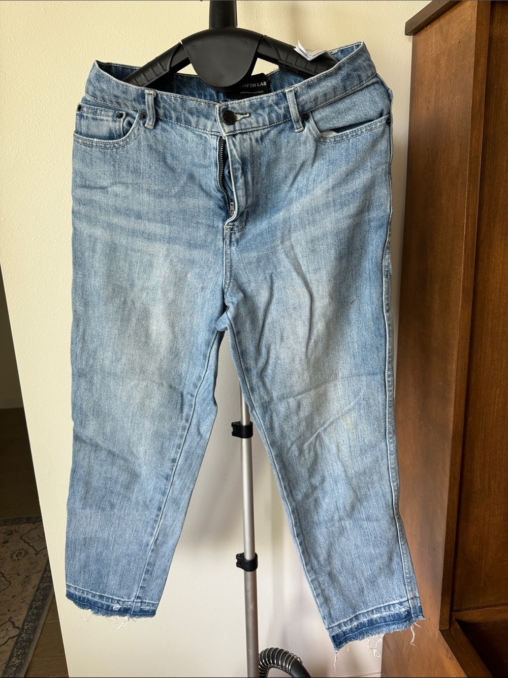 Light Wash Ankle Cropped Jeans - Women's